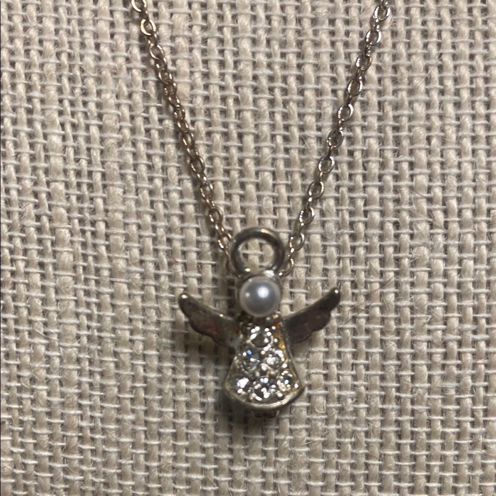 Avon Vintage Silver Tone Angel Pendant Necklace